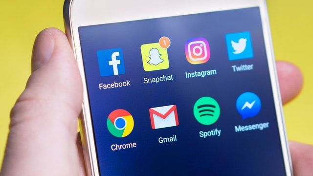 media sosial dan aplikasi smartphone